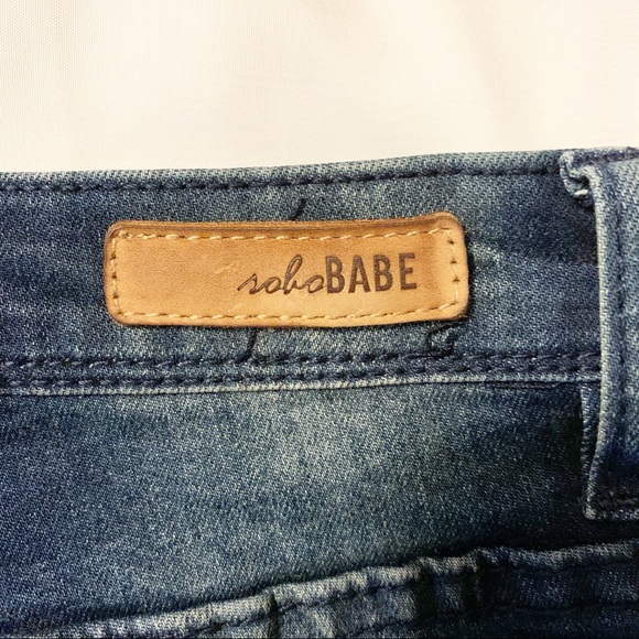 Distressed jeans - Picture 4 of 6